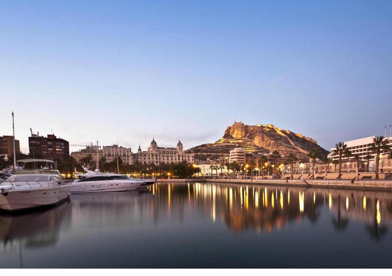 Luxury New Apartment City Centre & Beach, Alicante Buitenkant foto