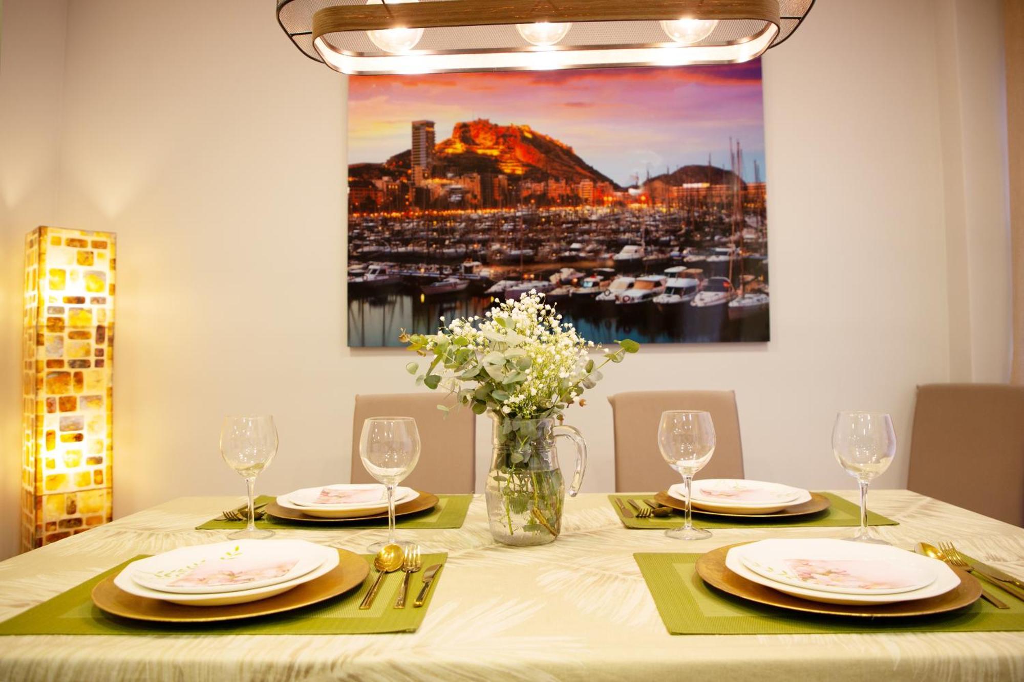 Luxury New Apartment City Centre & Beach, Alicante Buitenkant foto
